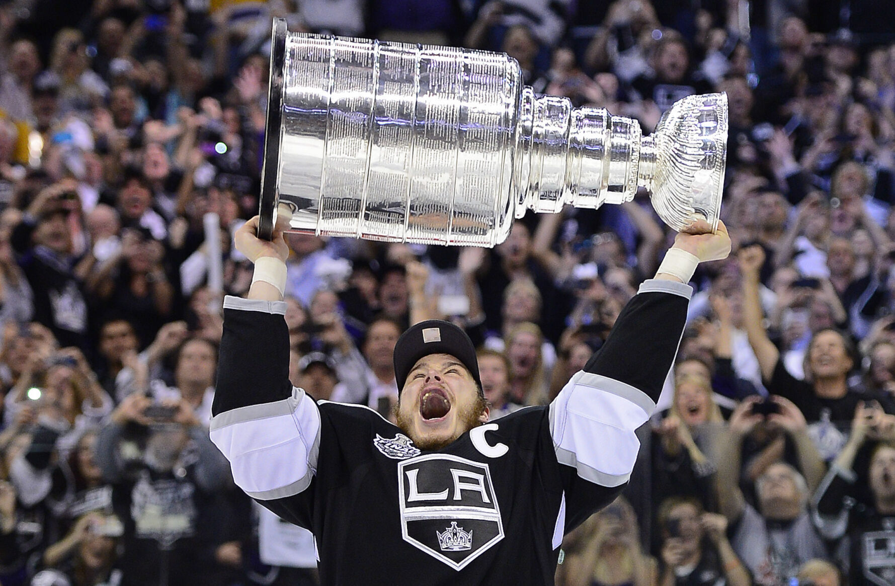 2012: Los Angeles Kings win their first NHL championship